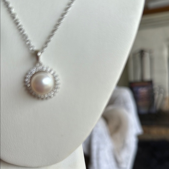 White Fresh Water Pearl - Picture 3 of 8